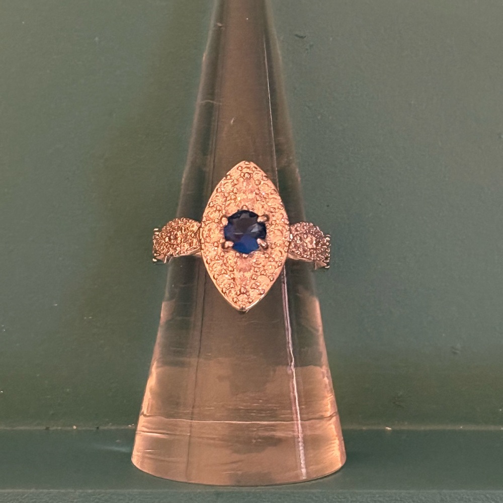 Stunning Silver Ring with Blue Gemstone